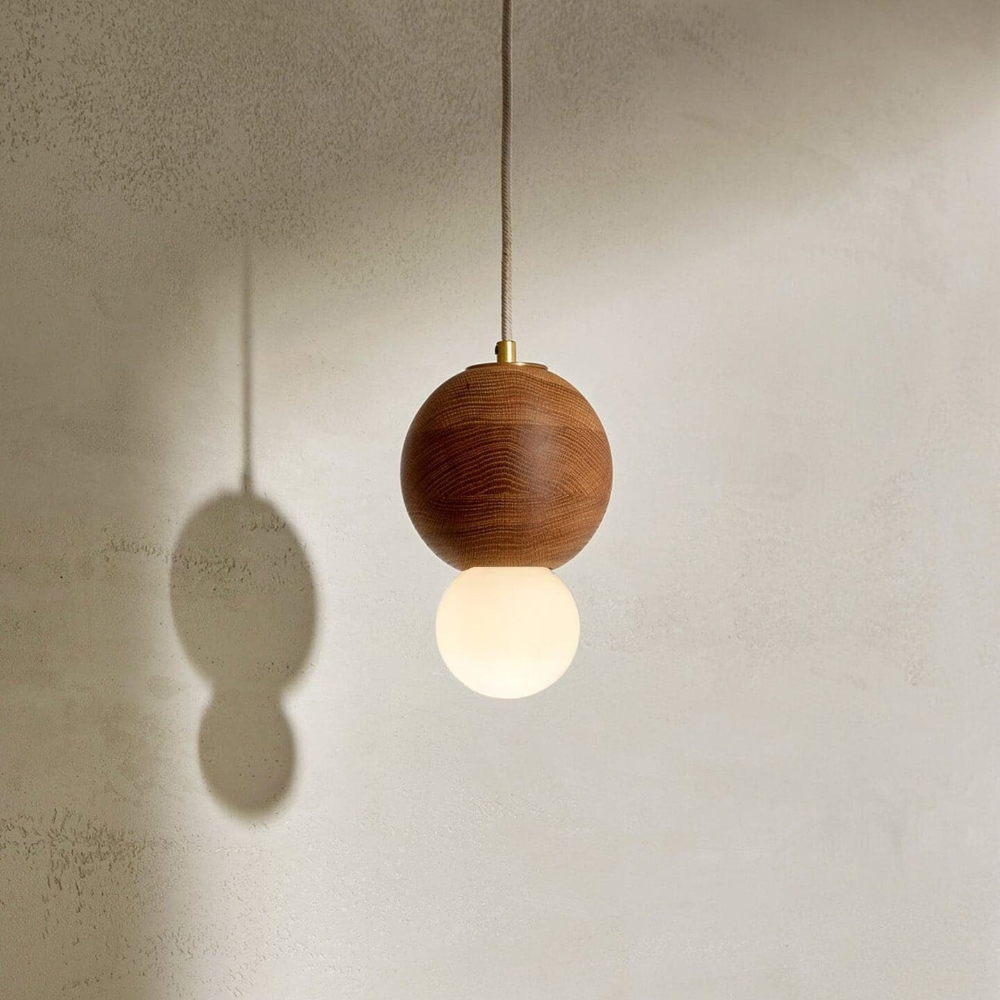 Bright Beads Sphere Pendant in Oak & Brass with Fabric Flex